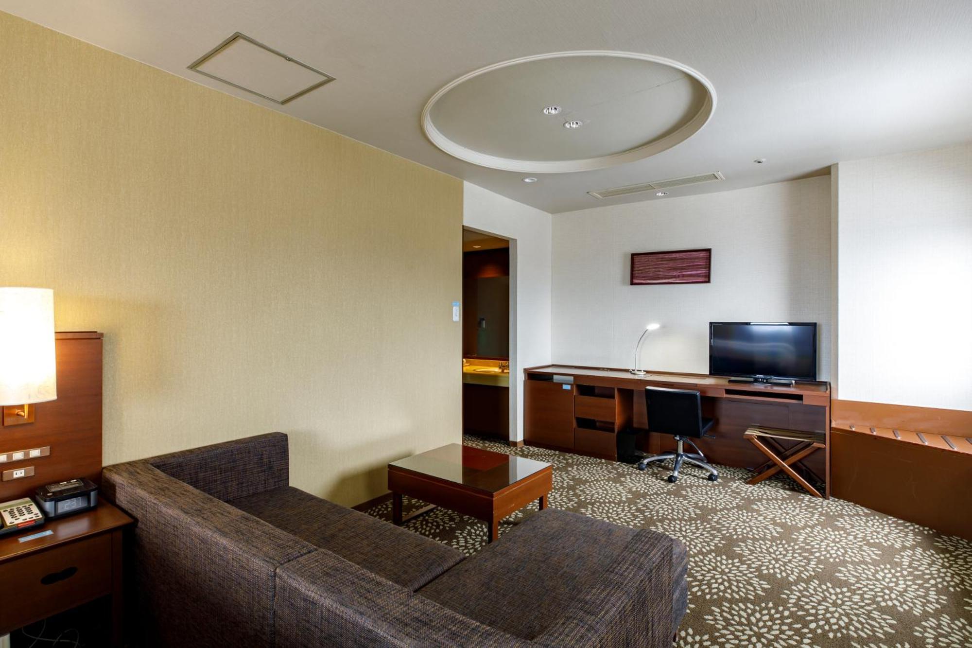Ana Holiday Inn Kanazawa Sky By Ihg Esterno foto