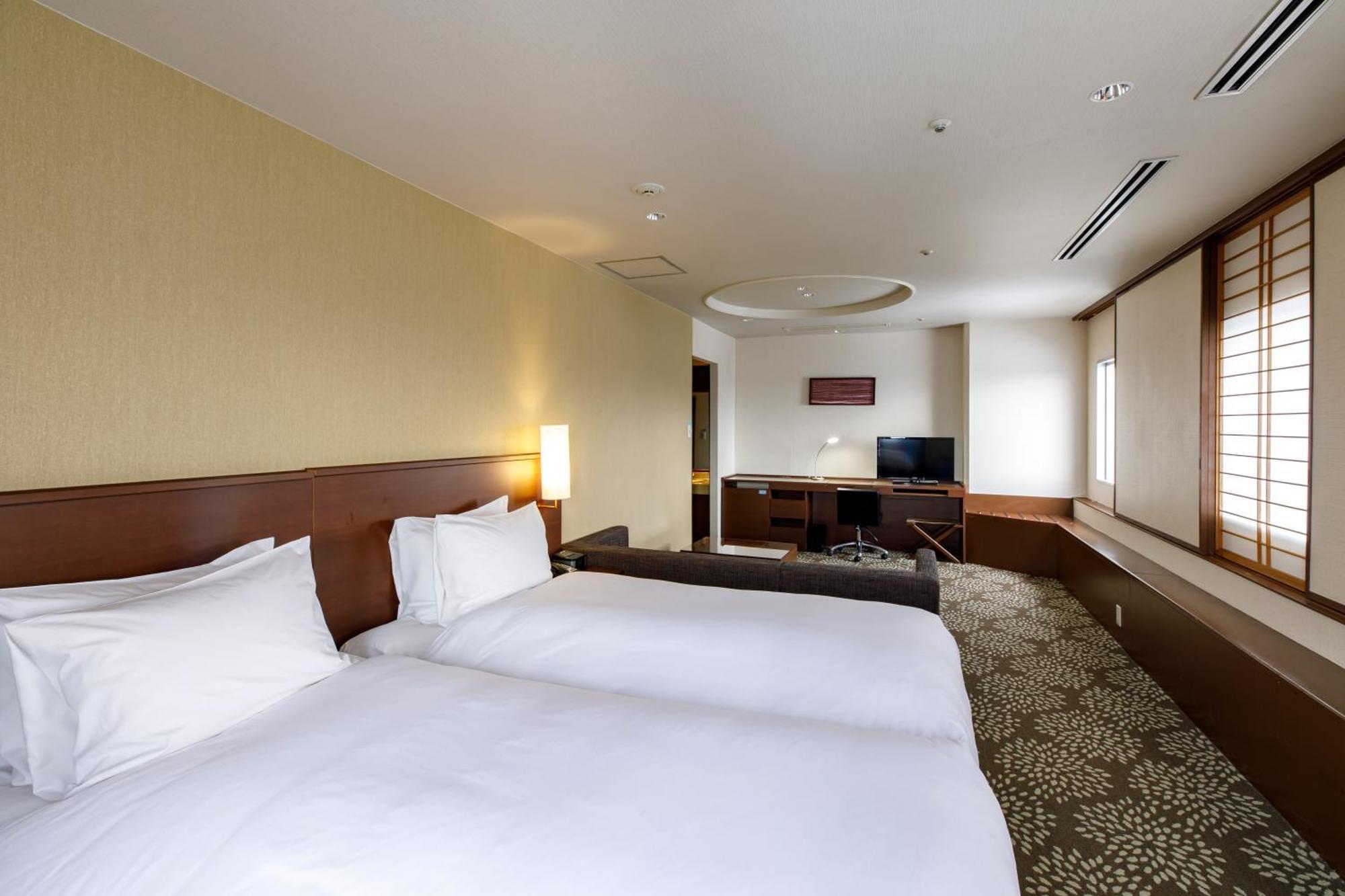 Ana Holiday Inn Kanazawa Sky By Ihg Esterno foto