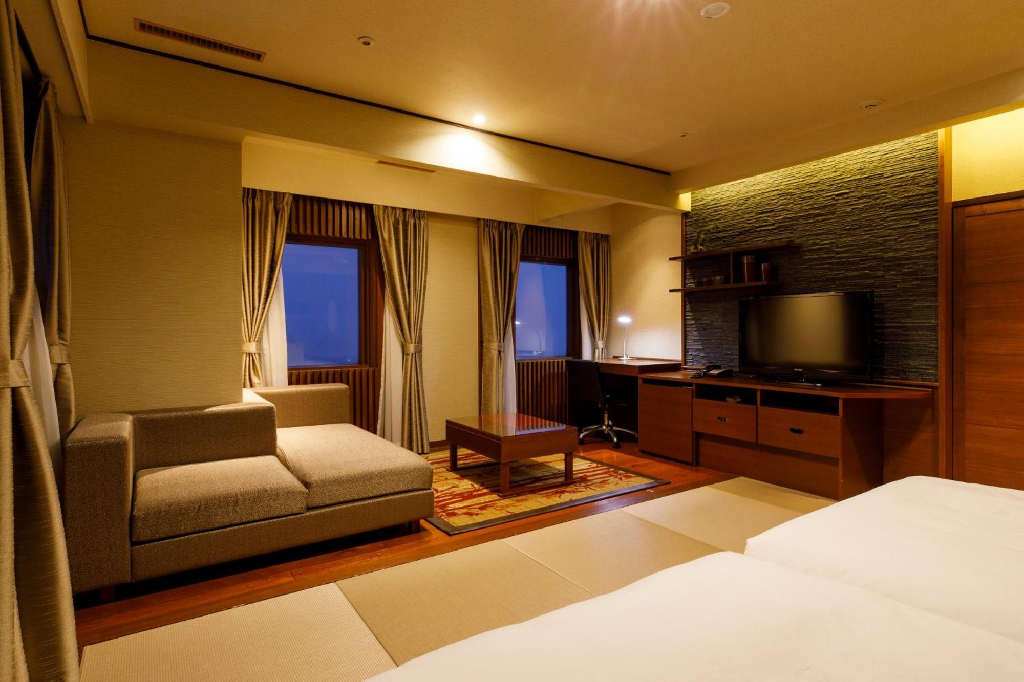 Ana Holiday Inn Kanazawa Sky By Ihg Esterno foto