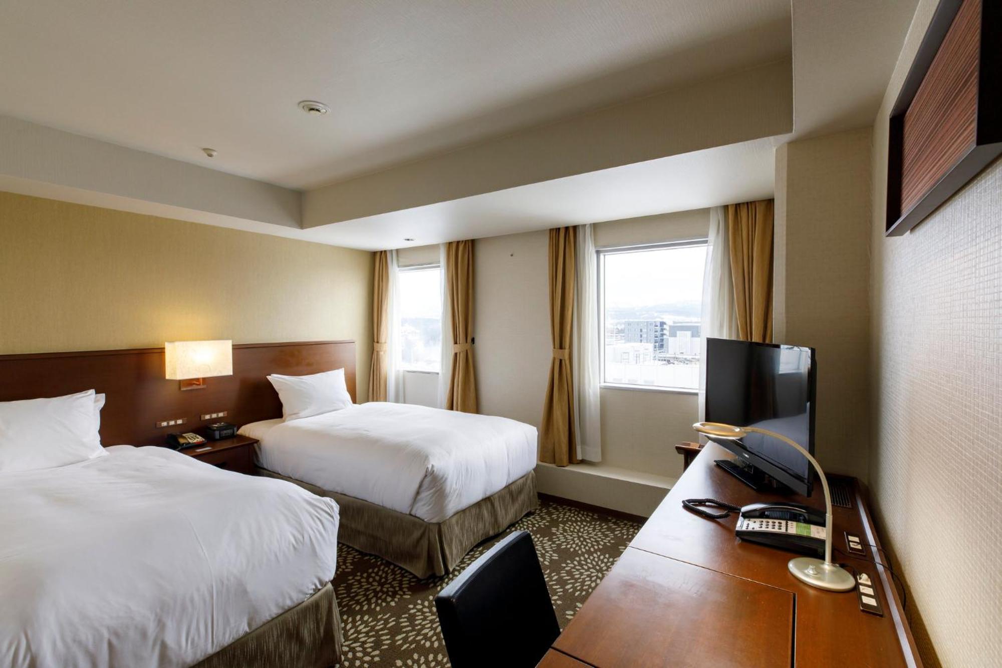 Ana Holiday Inn Kanazawa Sky By Ihg Esterno foto
